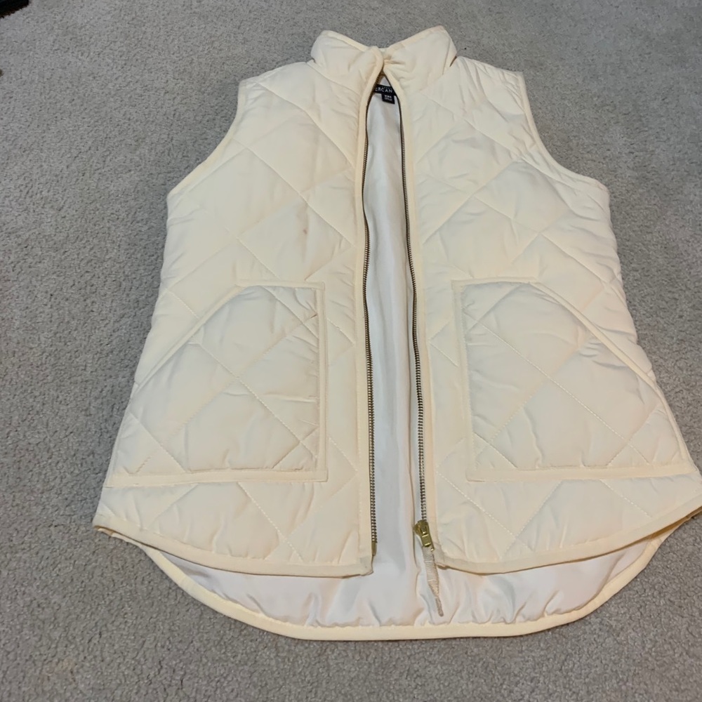 Mercantile cream puffer zip up vest
